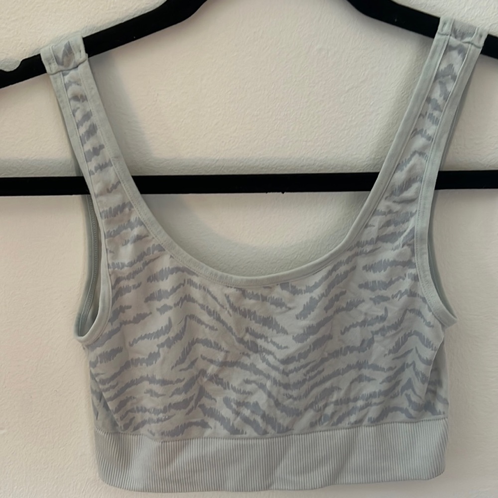 A super cute cropped zebra tank. Size small.